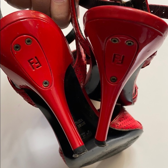 Fendi Red open toe heels with adjustable straps - Picture 10 of 13